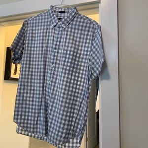 Men’s short sleeve button down